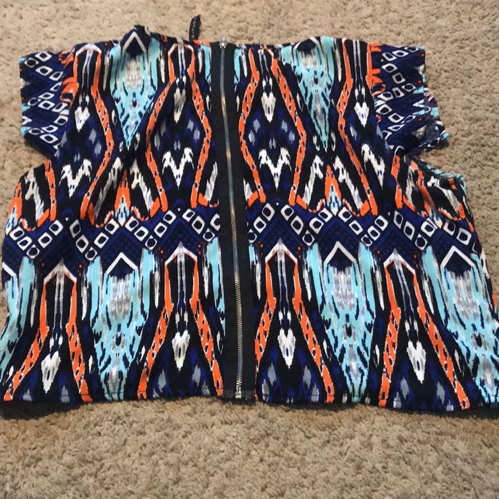 Crop top - Picture 2 of 2
